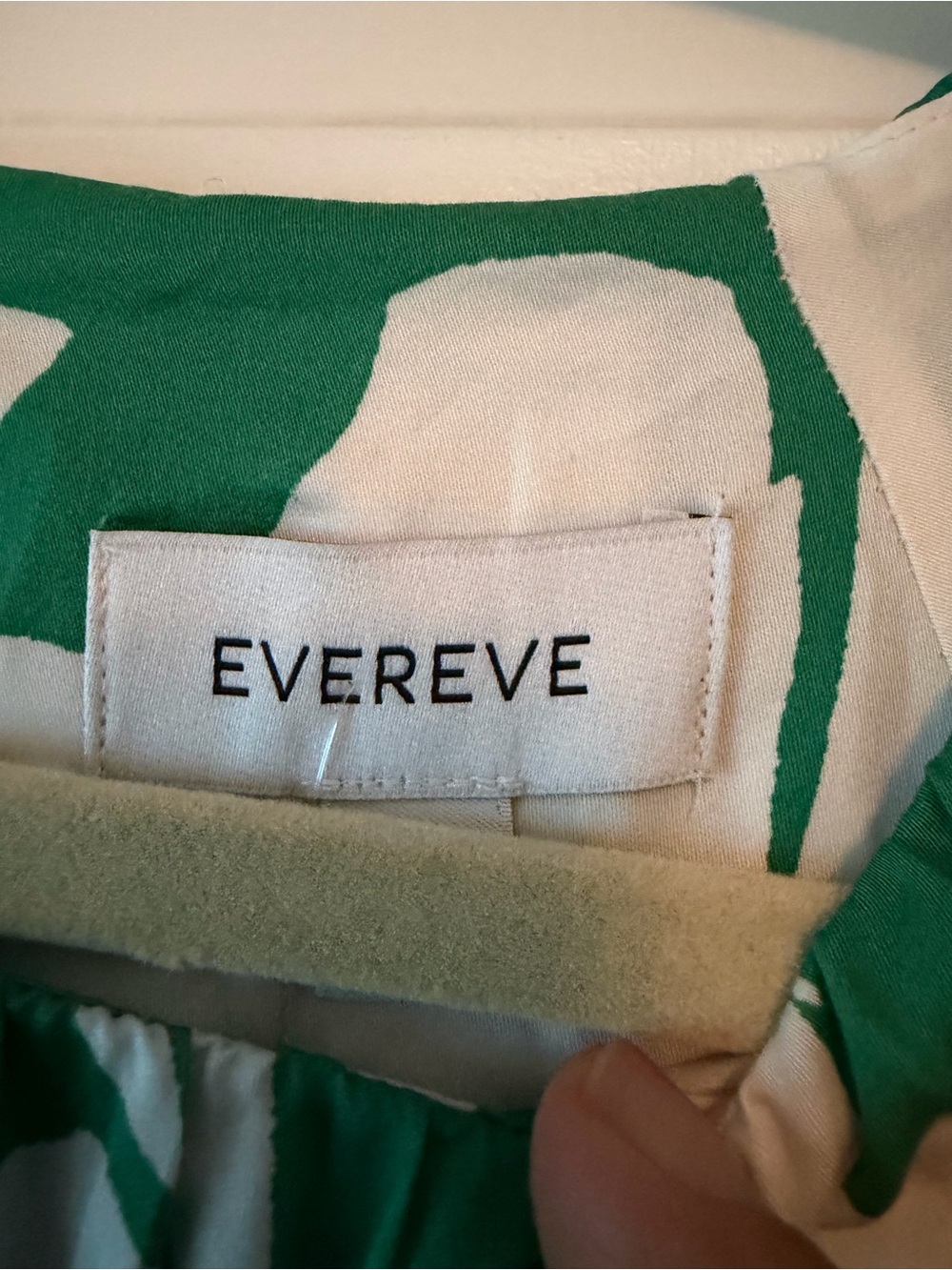 Evereve Green & White Printed Puff-Sleeve Women's Top - Picture 3 of 3